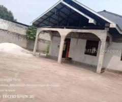 Parcelle clôturée avec maison à Bibwa (N’sele) - Image 3